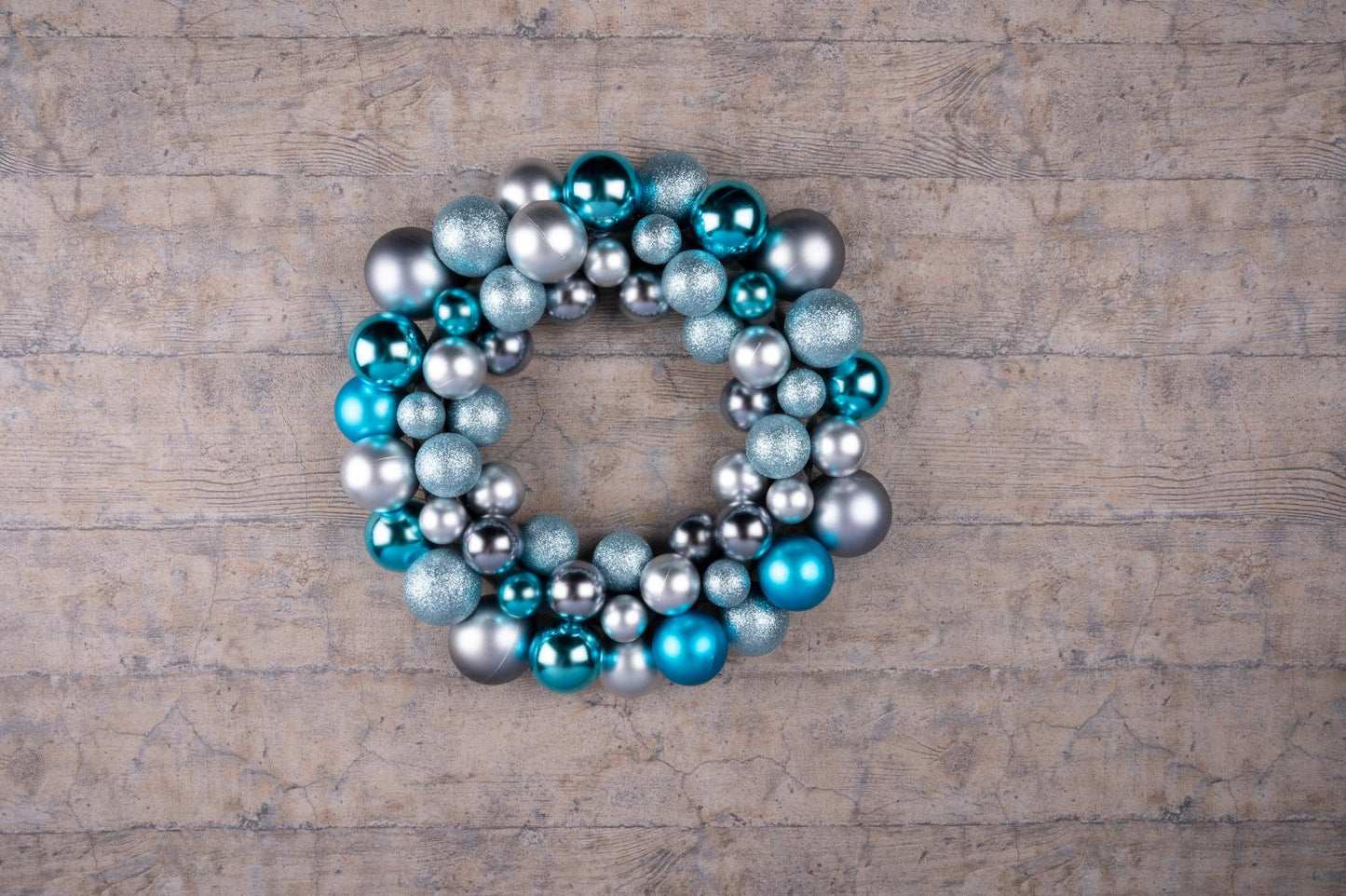 Xmas wreath 55pc ball blue