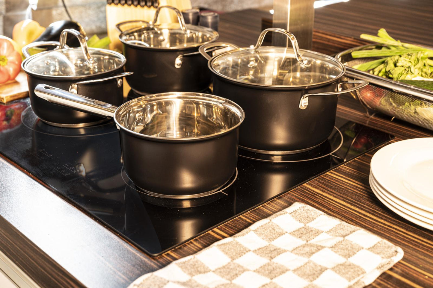Cookware set Matt Black 7pc 1,8L / 2,4L / 3,4L