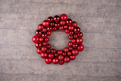 Xmas wreath 55pc ball red