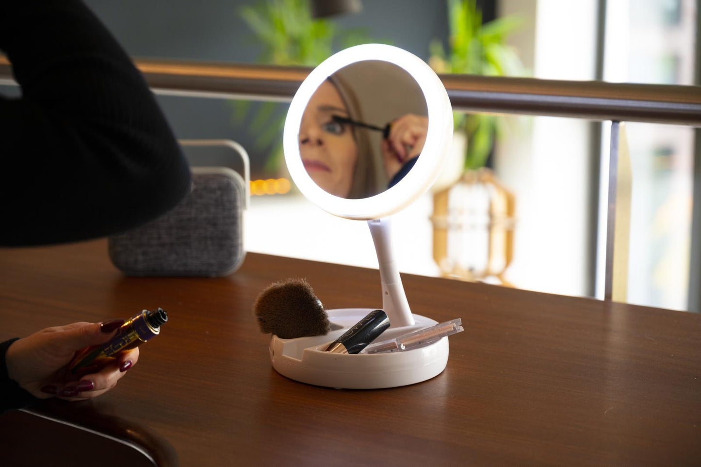 Cosmetic mirror 21LED foldable