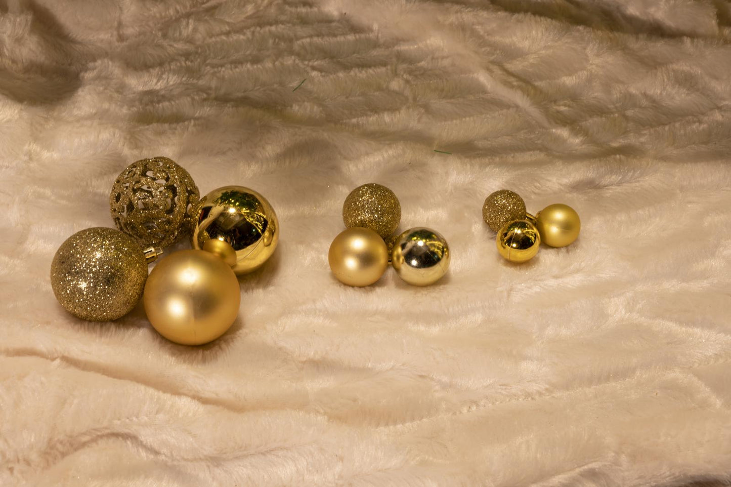 Xmas bauble (100) ass gold pl