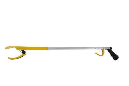 Reaching aid with shoehorn